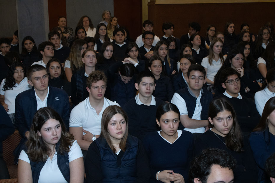 Ir a la Siguiente Foto