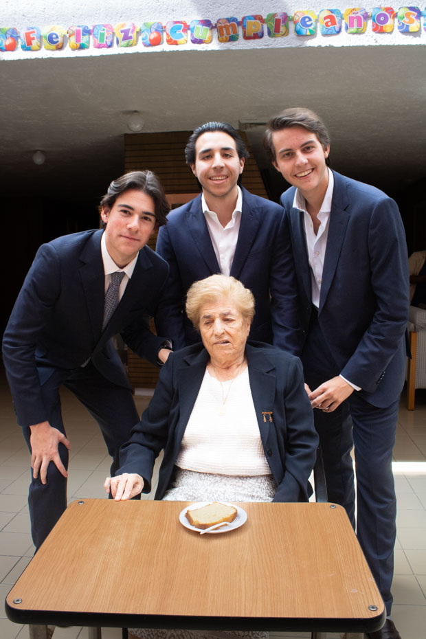 Ir a la Siguiente Foto