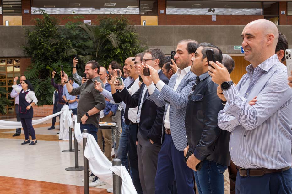 Ir a la Siguiente Foto