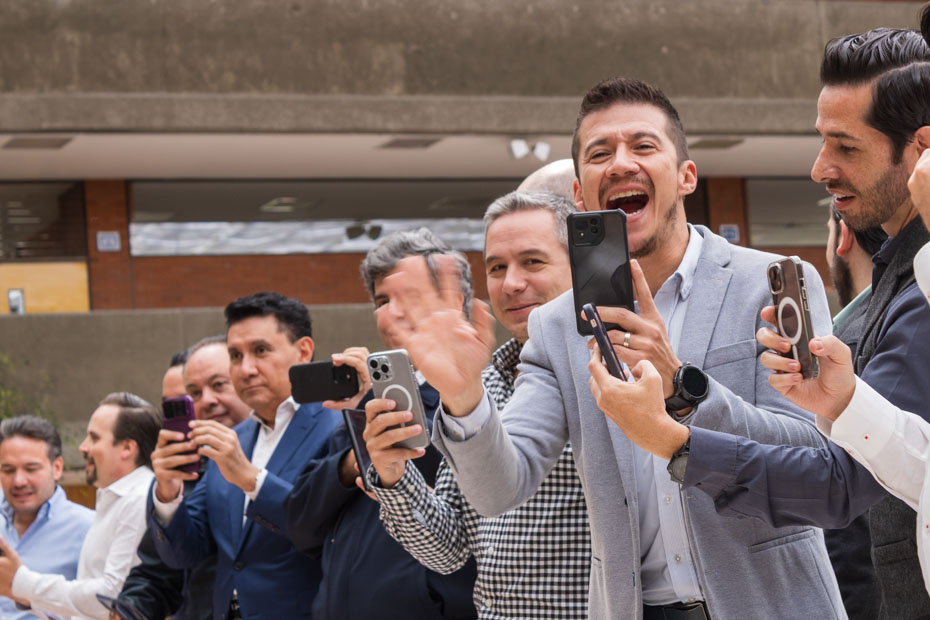 Ir a la Siguiente Foto