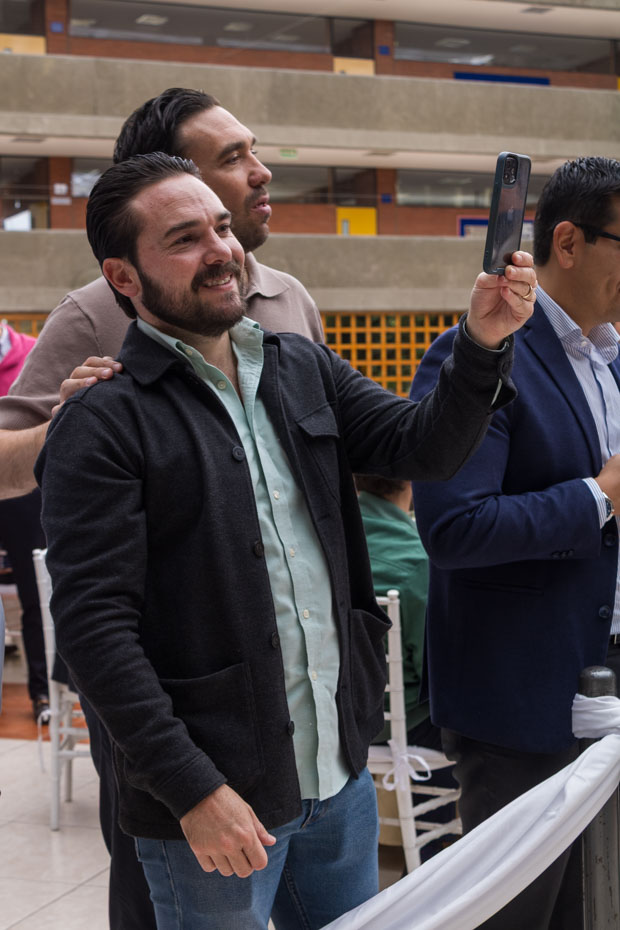 Ir a la Siguiente Foto