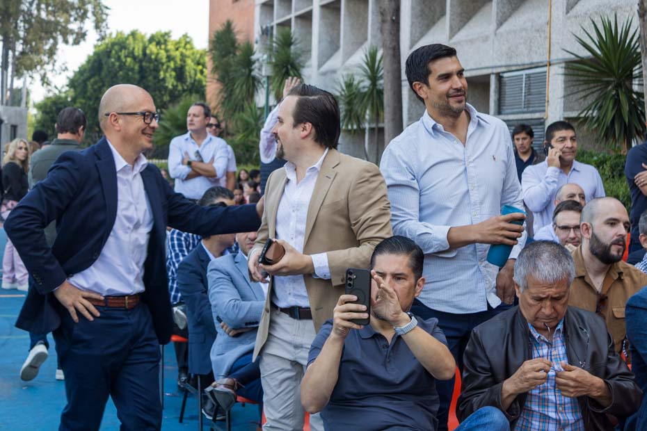 Ir a la Siguiente Foto