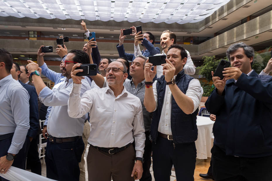 Ir a la Siguiente Foto