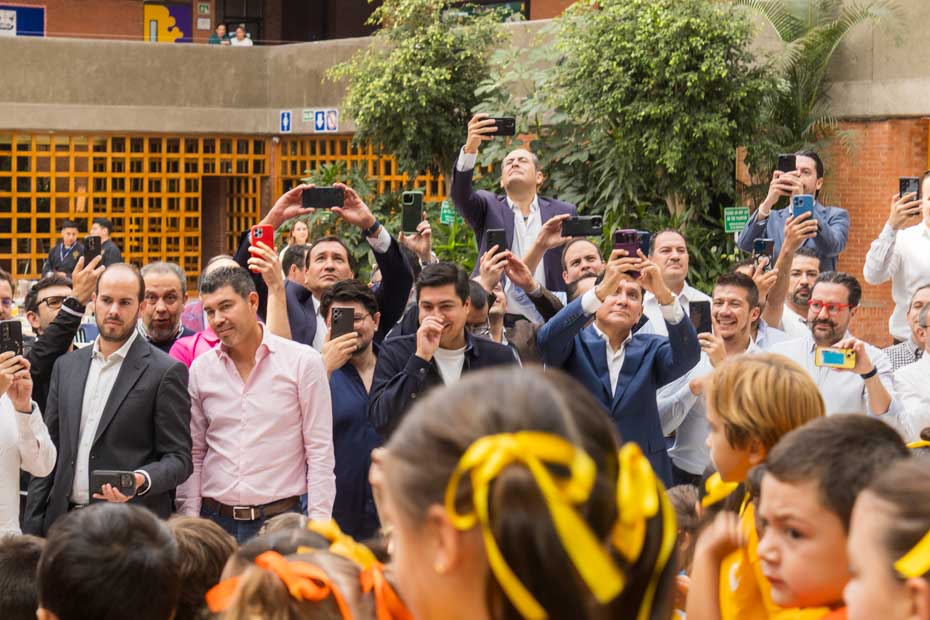 Ir a la Siguiente Foto