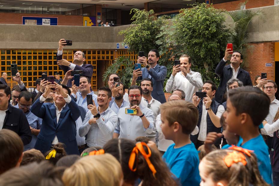 Ir a la Siguiente Foto