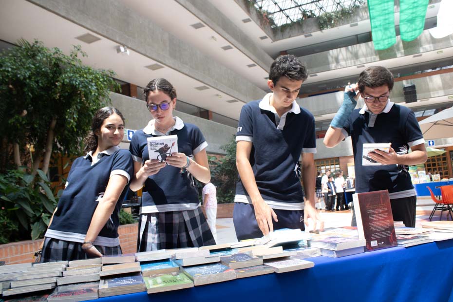 Ir a la Siguiente Foto