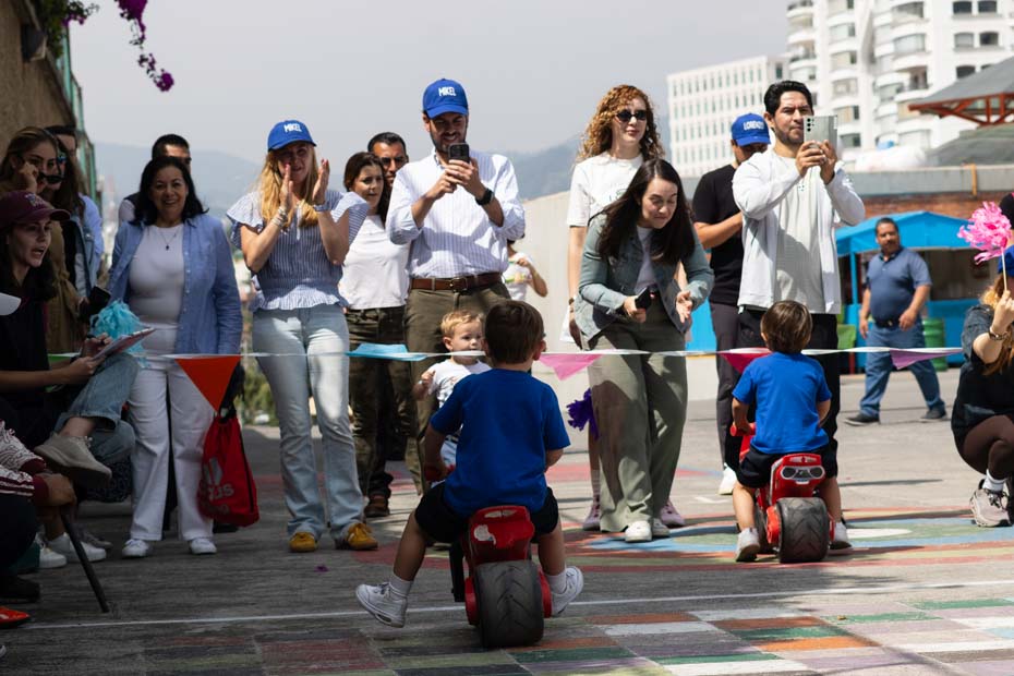 Ir a la Siguiente Foto