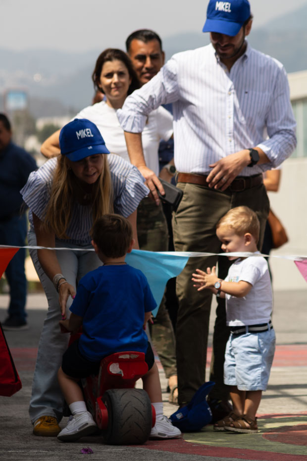 Ir a la Siguiente Foto
