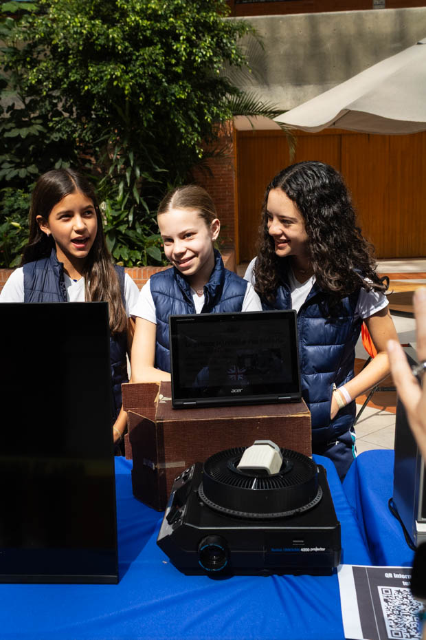 Ir a la Siguiente Foto