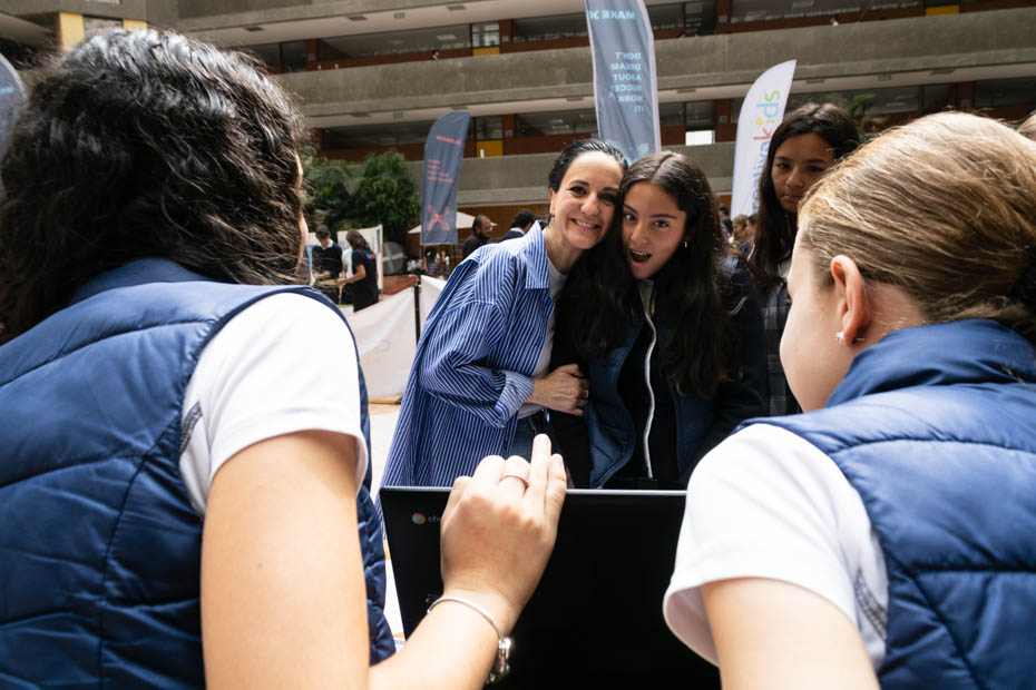 Ir a la Siguiente Foto