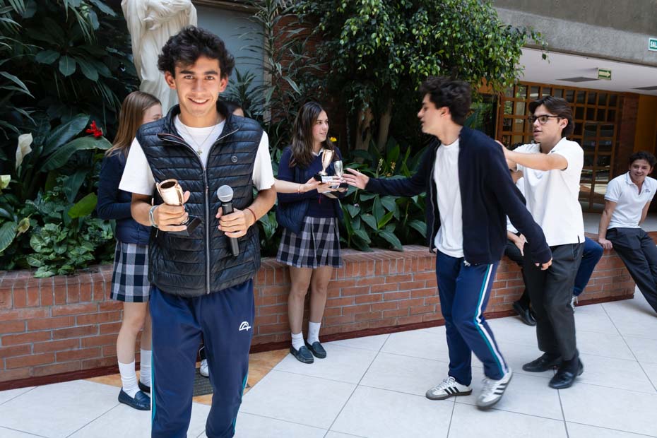 Ir a la Siguiente Foto