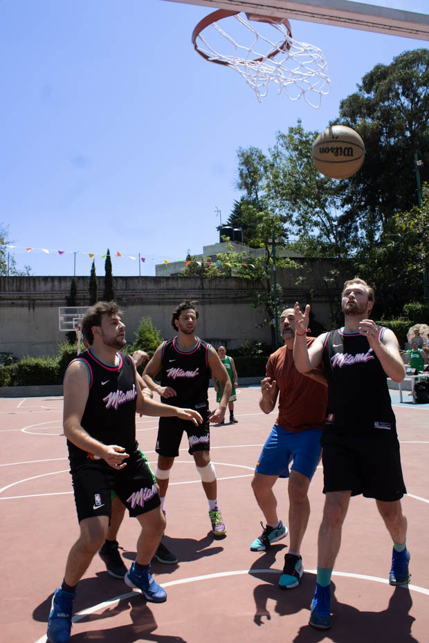 Ir a la Siguiente Foto