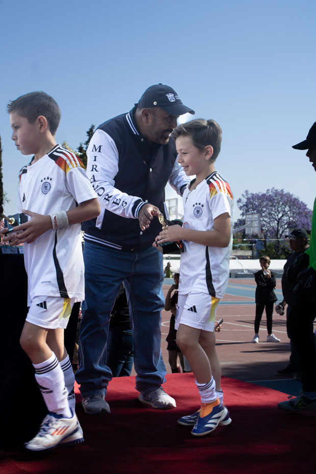 Ir a la Siguiente Foto