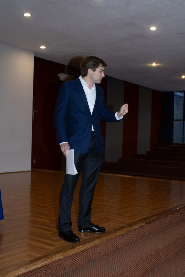 Ir a la Siguiente Foto