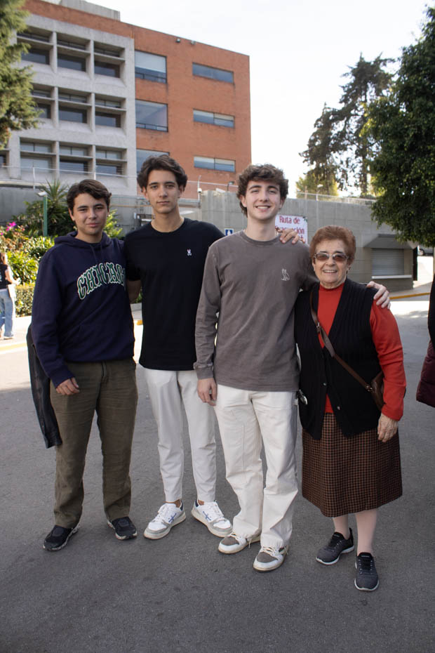 Ir a la Siguiente Foto