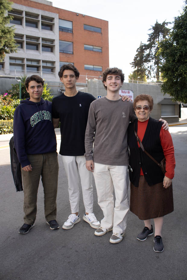 Ir a la Siguiente Foto