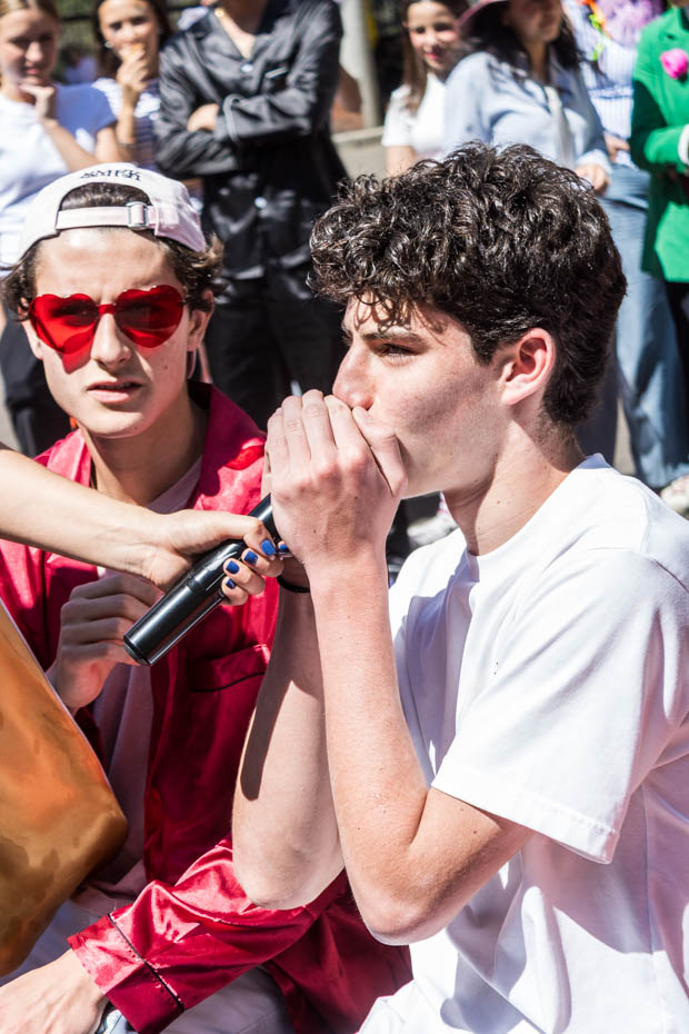 Ir a la Siguiente Foto