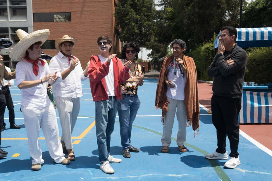 Ir a la Siguiente Foto