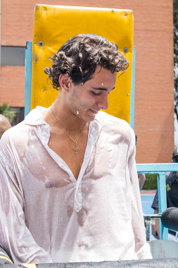 Ir a la Siguiente Foto