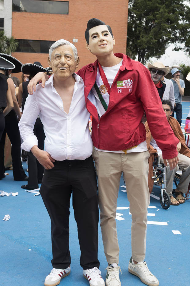 Ir a la Siguiente Foto