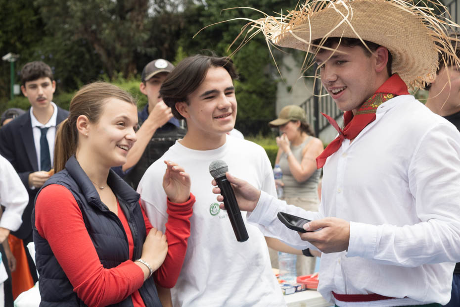 Ir a la Siguiente Foto