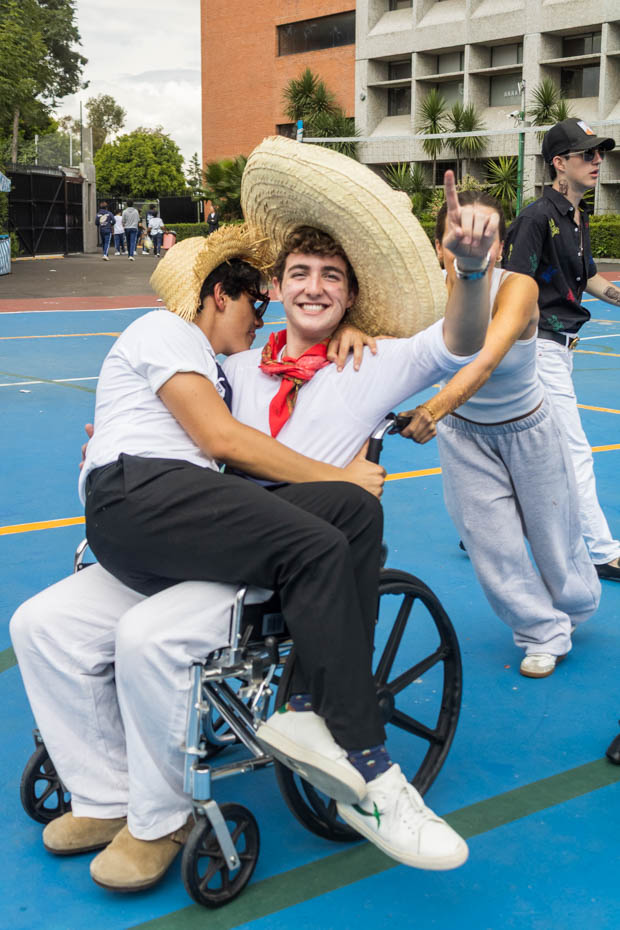 Ir a la Siguiente Foto