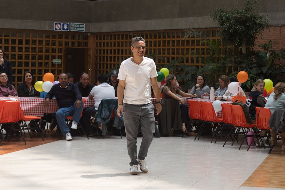 Ir a la Siguiente Foto