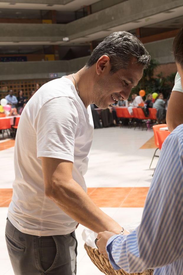 Ir a la Siguiente Foto