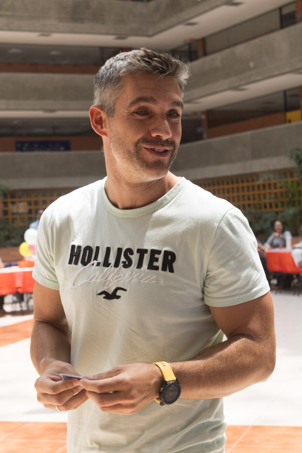 Ir a la Siguiente Foto