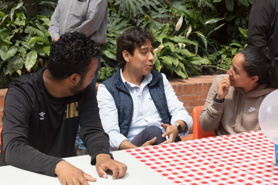 Ir a la Siguiente Foto