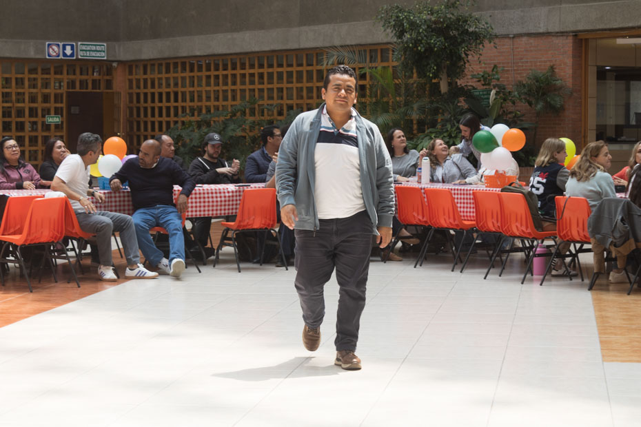 Ir a la Siguiente Foto