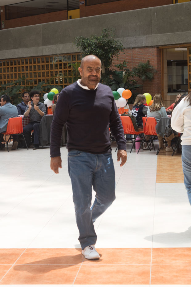 Ir a la Siguiente Foto