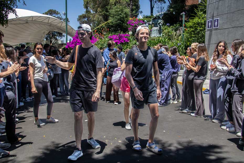 Ir a la Siguiente Foto