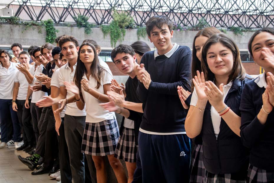 Ir a la Siguiente Foto