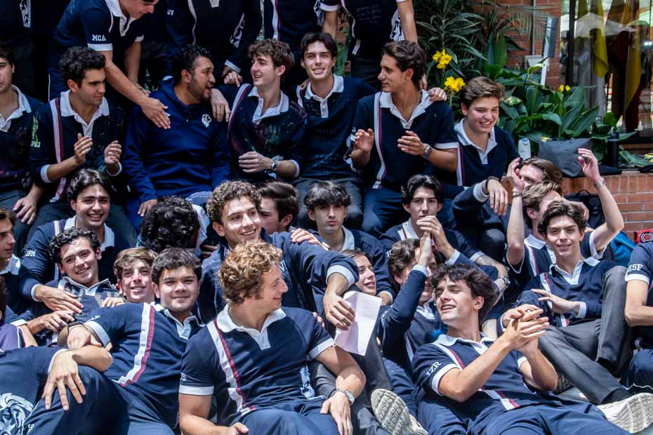 Ir a la Siguiente Foto