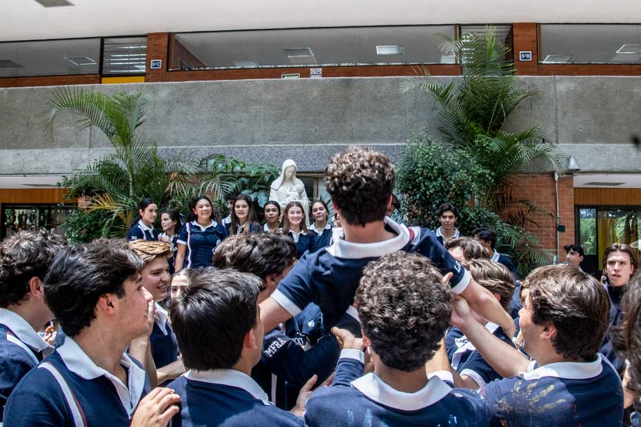 Ir a la Siguiente Foto