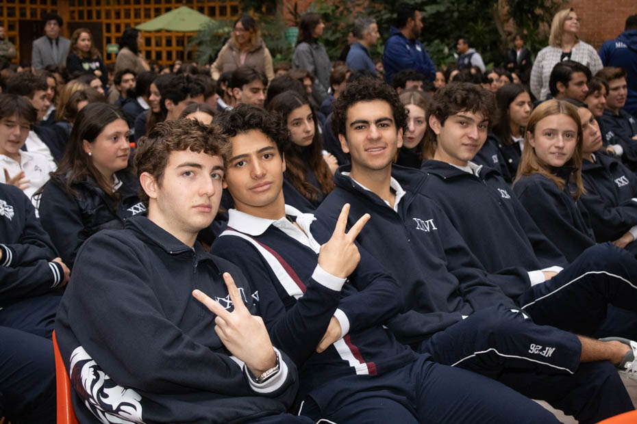 Ir a la Siguiente Foto