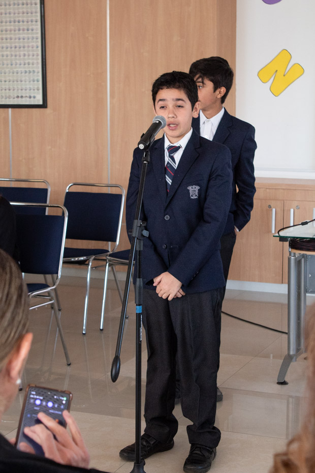 Ir a la Siguiente Foto