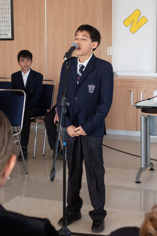 Ir a la Siguiente Foto