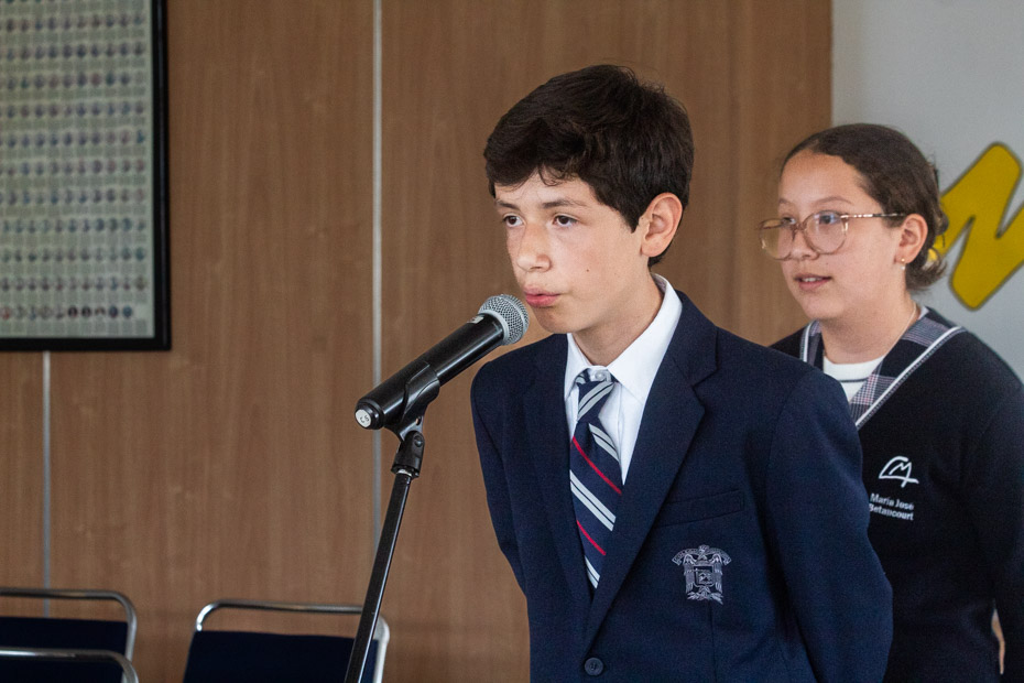 Ir a la Siguiente Foto