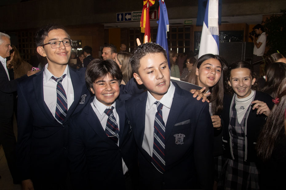 Ir a la Siguiente Foto