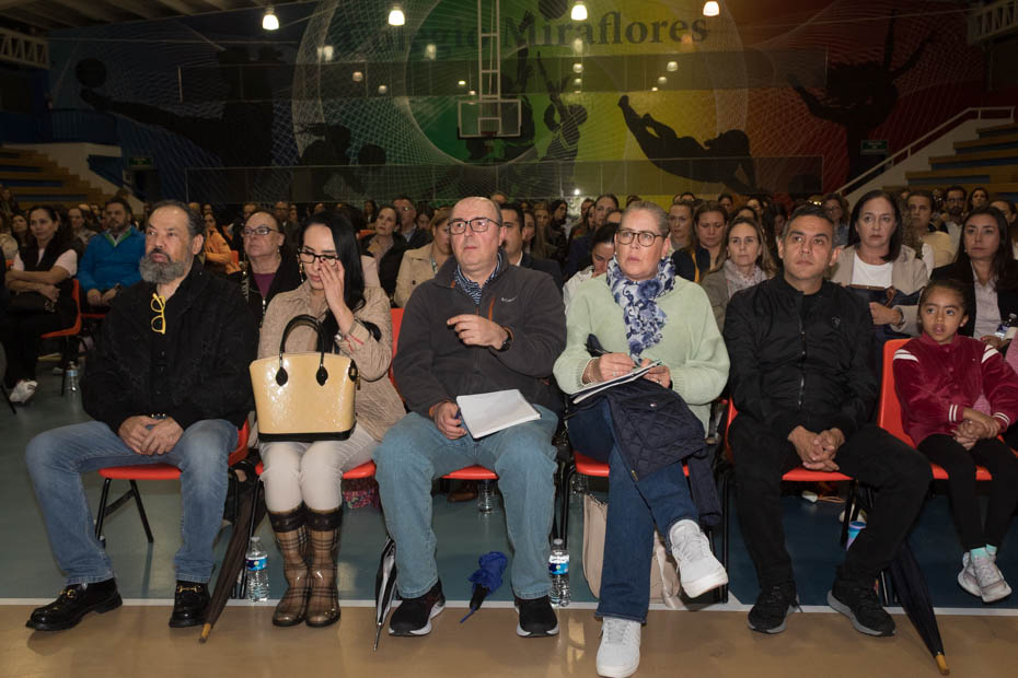 Ir a la Siguiente Foto