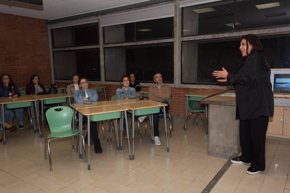 Ir a la Siguiente Foto