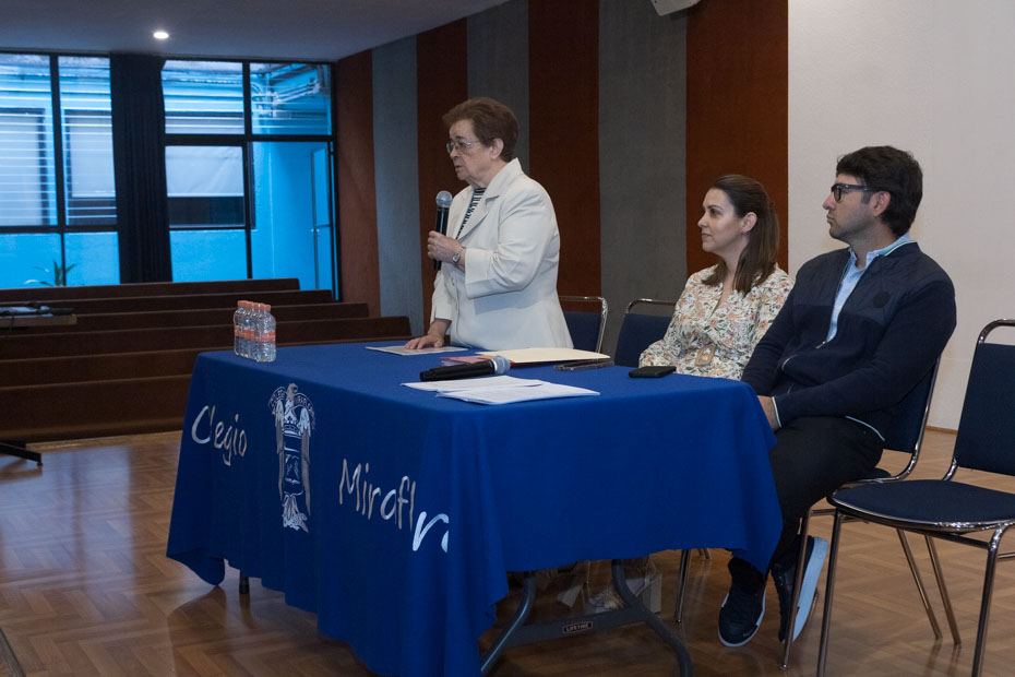 Ir a la Siguiente Foto