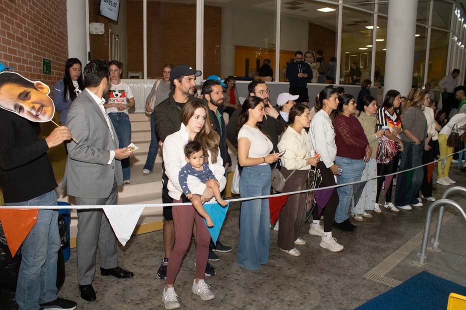 Ir a la Siguiente Foto