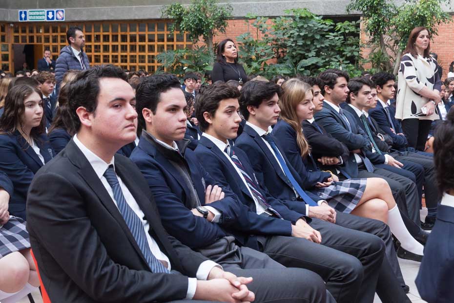 Ir a la Siguiente Foto