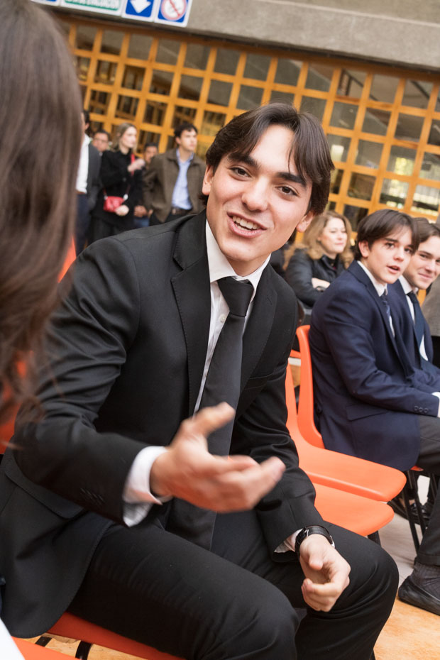 Ir a la Siguiente Foto