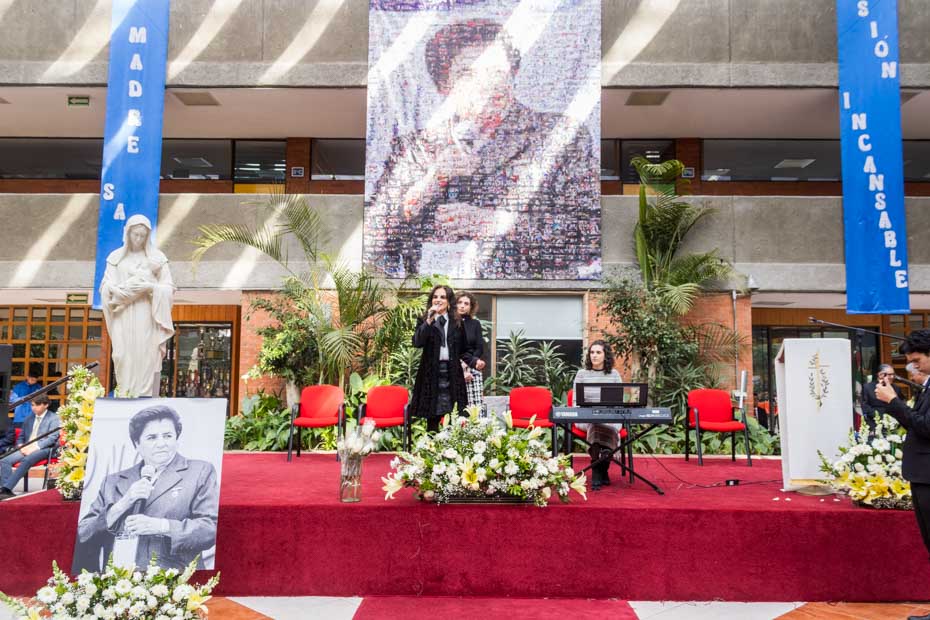 Ir a la Siguiente Foto