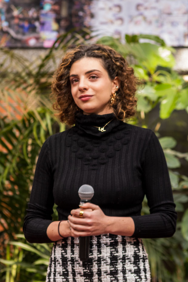 Ir a la Siguiente Foto