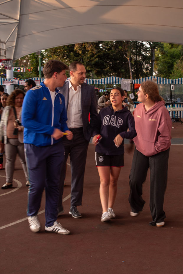 Ir a la Siguiente Foto